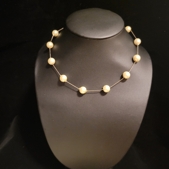 Vintage Faux Pearl Necklace - Picture 2 of 5